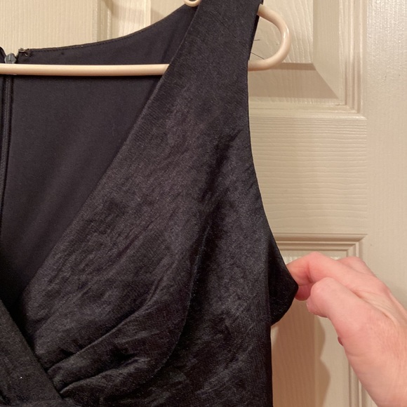 London Times Dress Black Sleeveless Layered Skirt V-Neck WM SZ 10 Gorgeous 🥰 - Picture 7 of 13